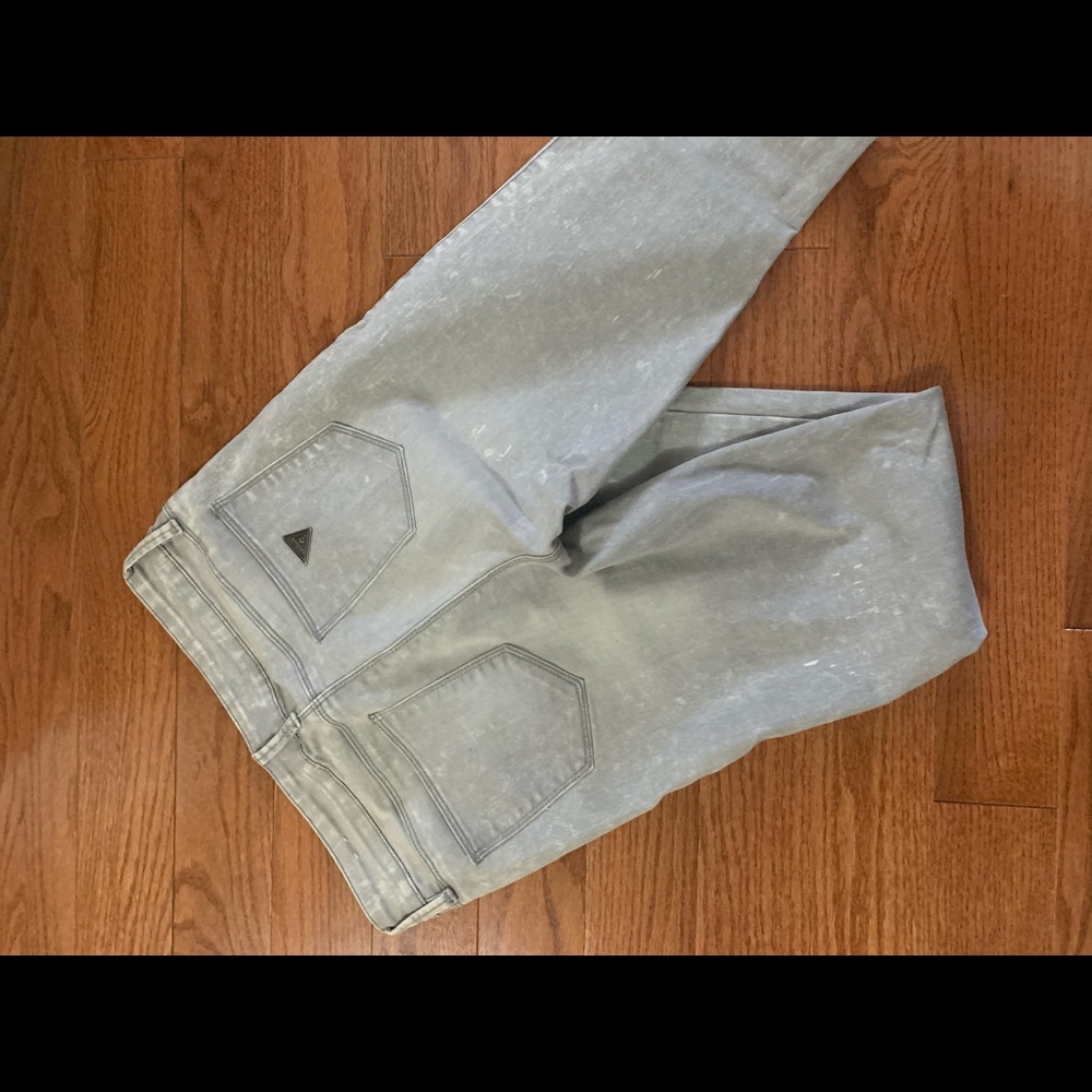 Guess Mid Rise Jeans - Picture 5 of 5